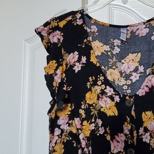 Floral jumpsuit with flutter sleeves